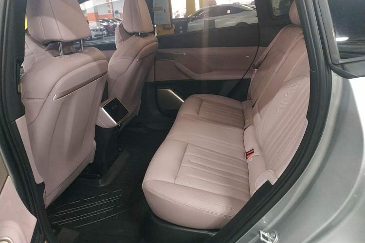 Used ONVO L60 2024 60 kWh Rear-Drive Version Interior 4