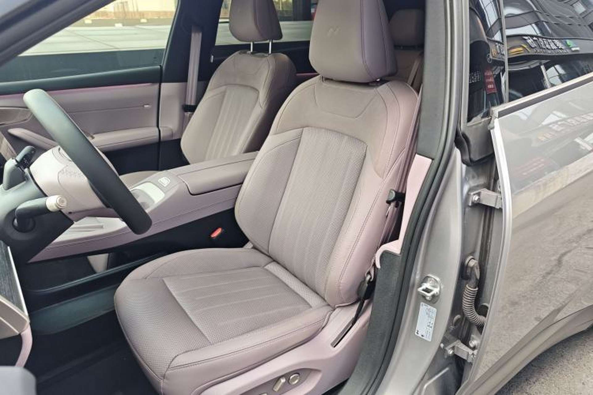 Used ONVO L60 2024 60 kWh Rear-Drive Version Interior 4
