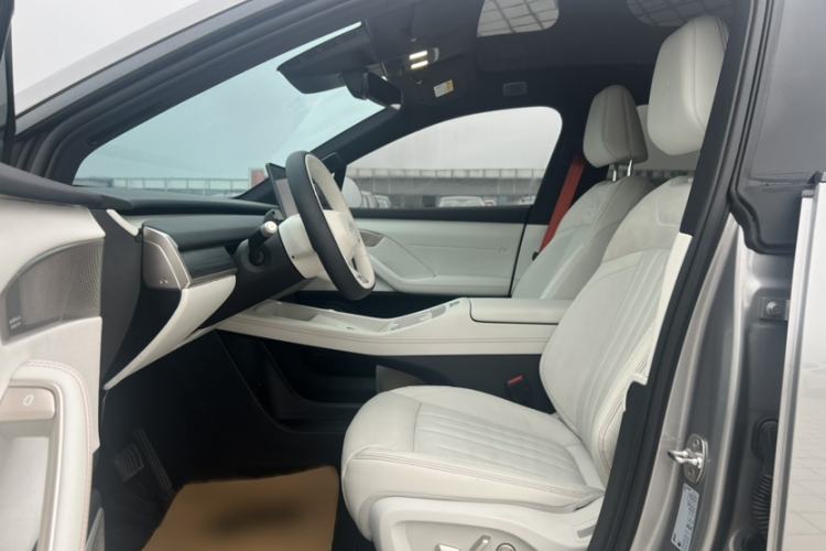 Used ONVO L60 2024 60 kWh Rear-Drive Version Interior 4