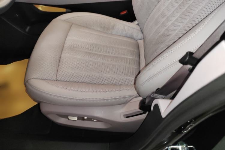 Used ONVO L60 2024 60 kWh Rear-Drive Version Left Front Seat