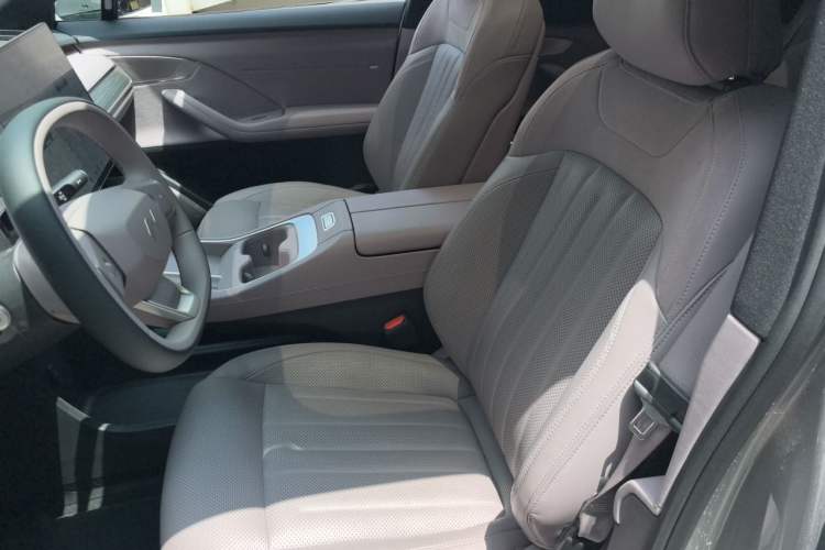 Used ONVO L60 2024 60 kWh Rear-Drive Version Left Front Seat
