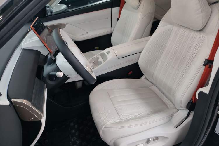 Used ONVO L60 2024 60 kWh All-Wheel Drive Left Front Seat