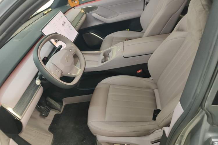 Used ONVO L60 2024 60 kWh Rear-Drive Version Left Front Seat