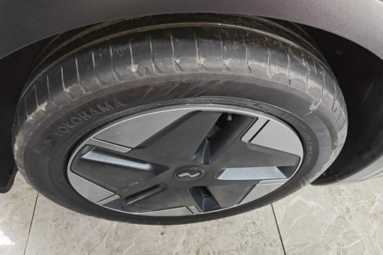 Used ONVO L60 2024 60 kWh All-Wheel Drive Left Front Wheel Hub