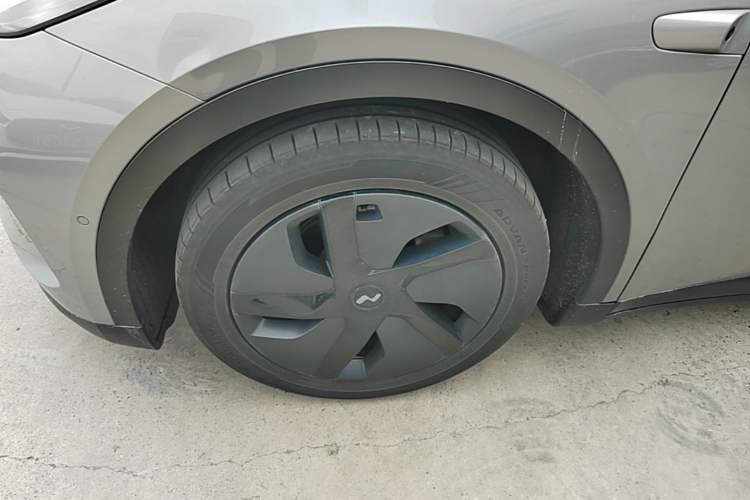 Used ONVO L60 2024 60 kWh Rear-Drive Version Left Front Wheel Hub