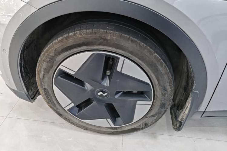 Used ONVO L60 2024 60 kWh Rear-Drive Version Left Front Wheel Hub