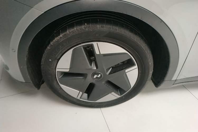 Used ONVO L60 2024 60 kWh Rear-Drive Version Left Front Wheel Hub