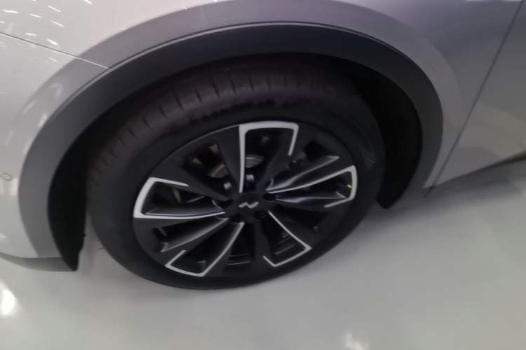 Used ONVO L60 2024 60 kWh Rear-Drive Version Left Front Wheel Hub
