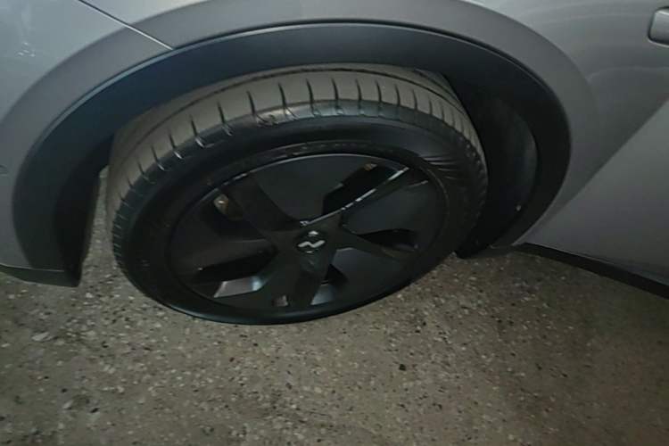Used ONVO L60 2024 60 kWh Rear-Drive Version Left Front Wheel Hub