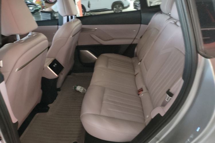 Used ONVO L60 2024 60 kWh Rear-Drive Version Left Rear Seat