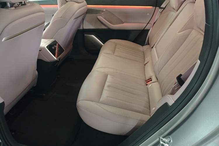 Used ONVO L60 2024 60 kWh Rear-Drive Version Left Rear Seat