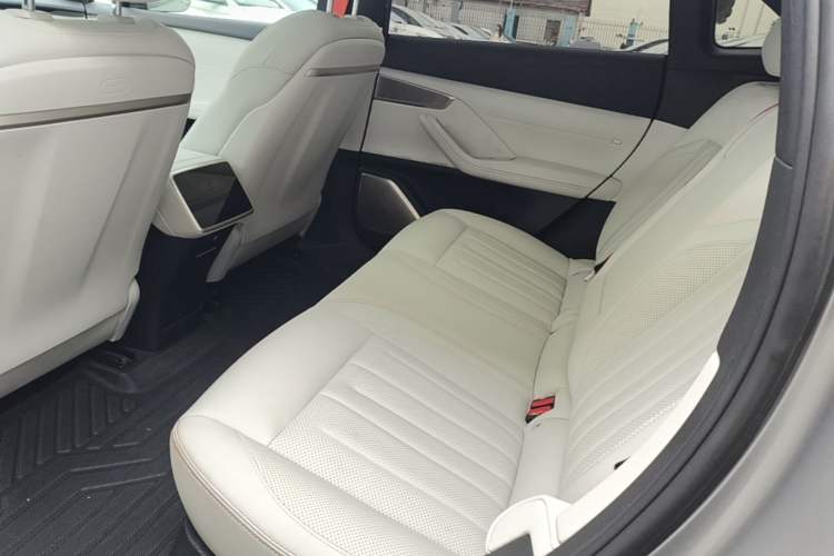 Used ONVO L60 2024 60 kWh Rear-Drive Version Left Rear Seat