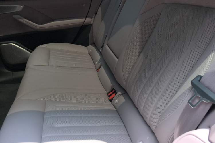 Used ONVO L60 2024 60 kWh Rear-Drive Version Left Rear Seat