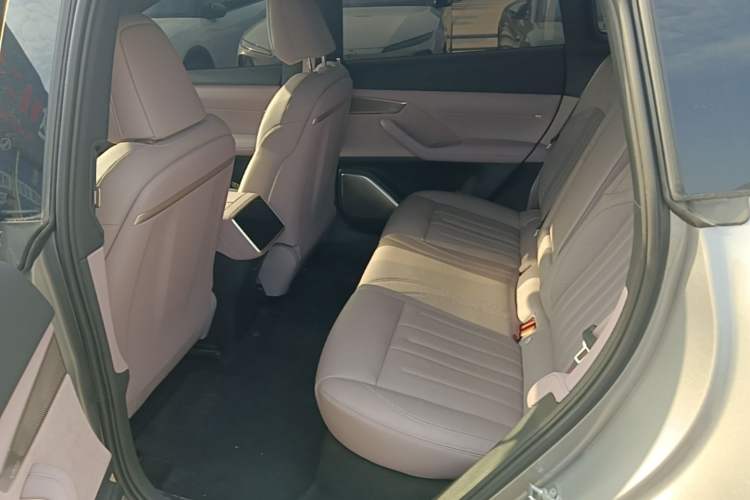 Used ONVO L60 2024 60 kWh Rear-Drive Version Left Rear Seat