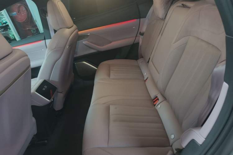 Used ONVO L60 2024 60 kWh Rear-Drive Version Left Rear Seat