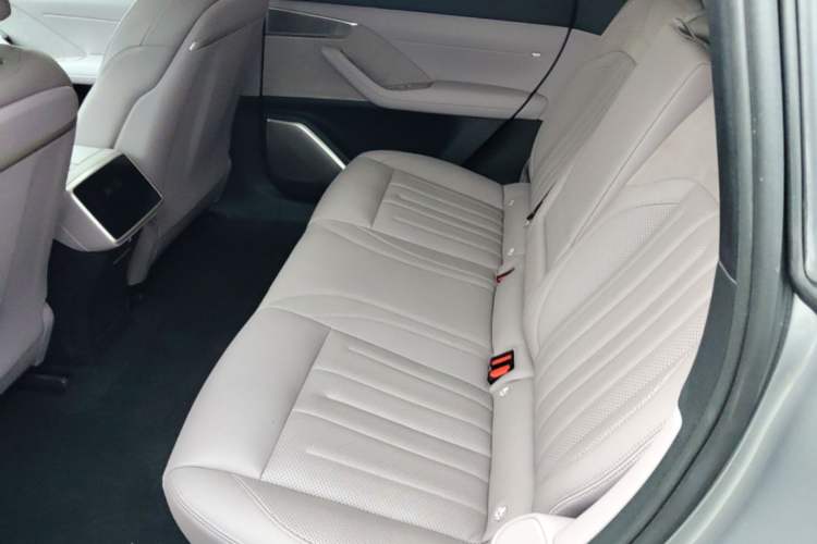 Used ONVO L60 2024 60 kWh Rear-Drive Version Left Rear Seat