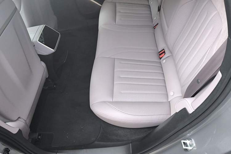 Used ONVO L60 2024 60 kWh Rear-Drive Version Left Rear Seat