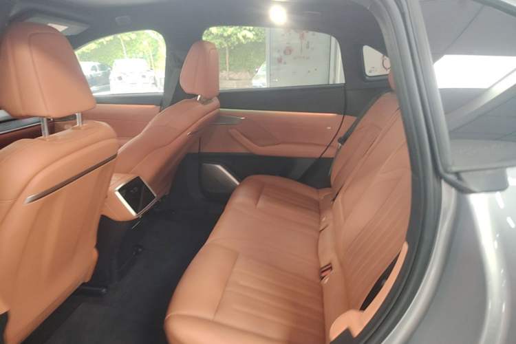 Used ONVO L60 2024 60 kWh Rear-Drive Version Left Rear Seat