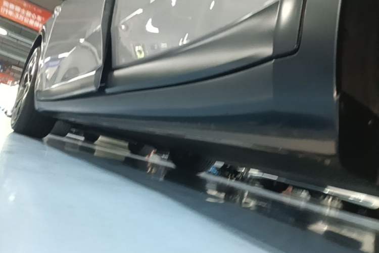 Used ONVO L60 2024 60 kWh Rear-Drive Version Left Side Sill
