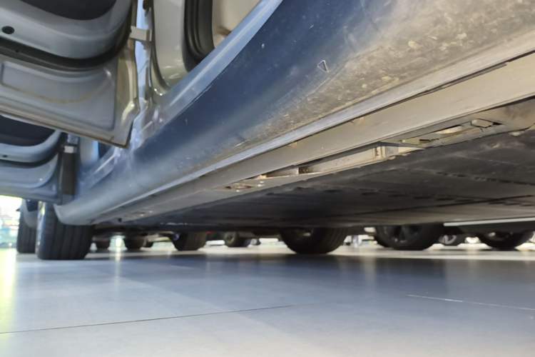 Used ONVO L60 2024 60 kWh Rear-Drive Version Left Side Sill