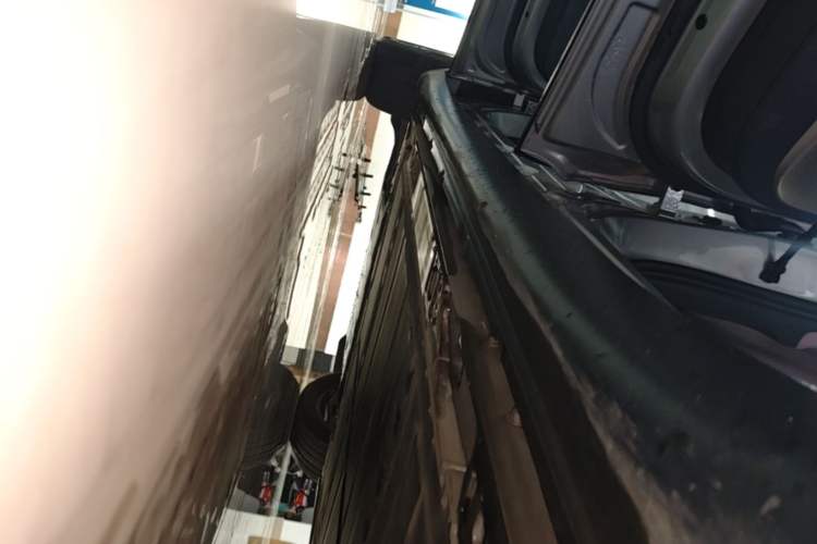 Used ONVO L60 2024 60 kWh Rear-Drive Version Left Side Sill