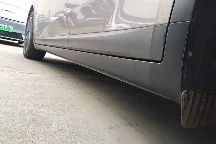 Used ONVO L60 2024 60 kWh Rear-Drive Version Left Side Sill