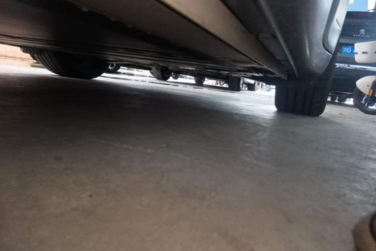 Used ONVO L60 2024 60 kWh Rear-Drive Version Left Side Sill