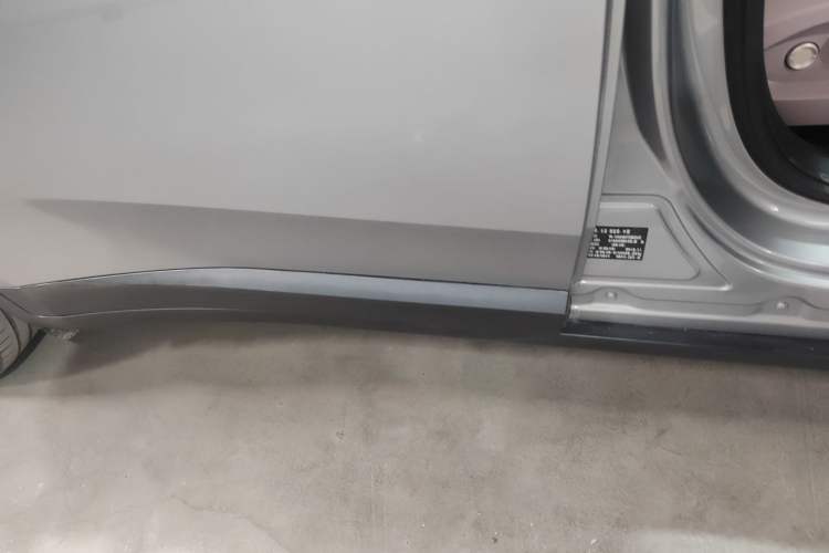 Used ONVO L60 2024 60 kWh Rear-Drive Version Left Side Sill