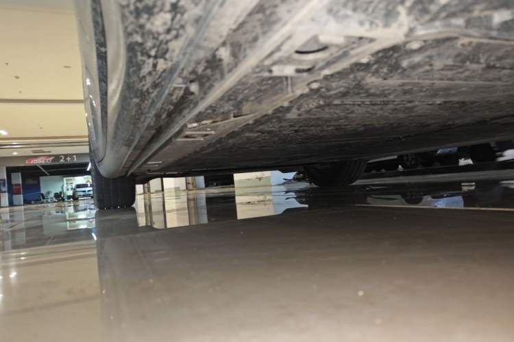 Used ONVO L60 2024 60 kWh Rear-Drive Version Left Side Sill