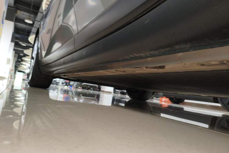 Used ONVO L60 2024 60 kWh Rear-Drive Version Left Side Sill