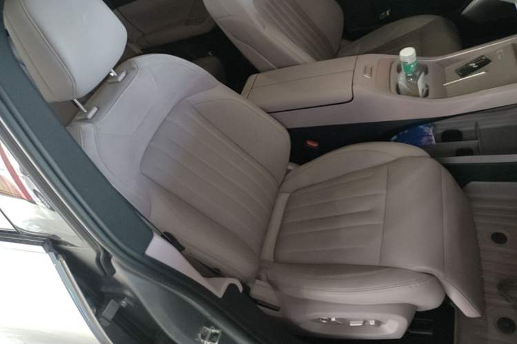 Used ONVO L60 2024 60 kWh Rear-Drive Version Right Front Seat