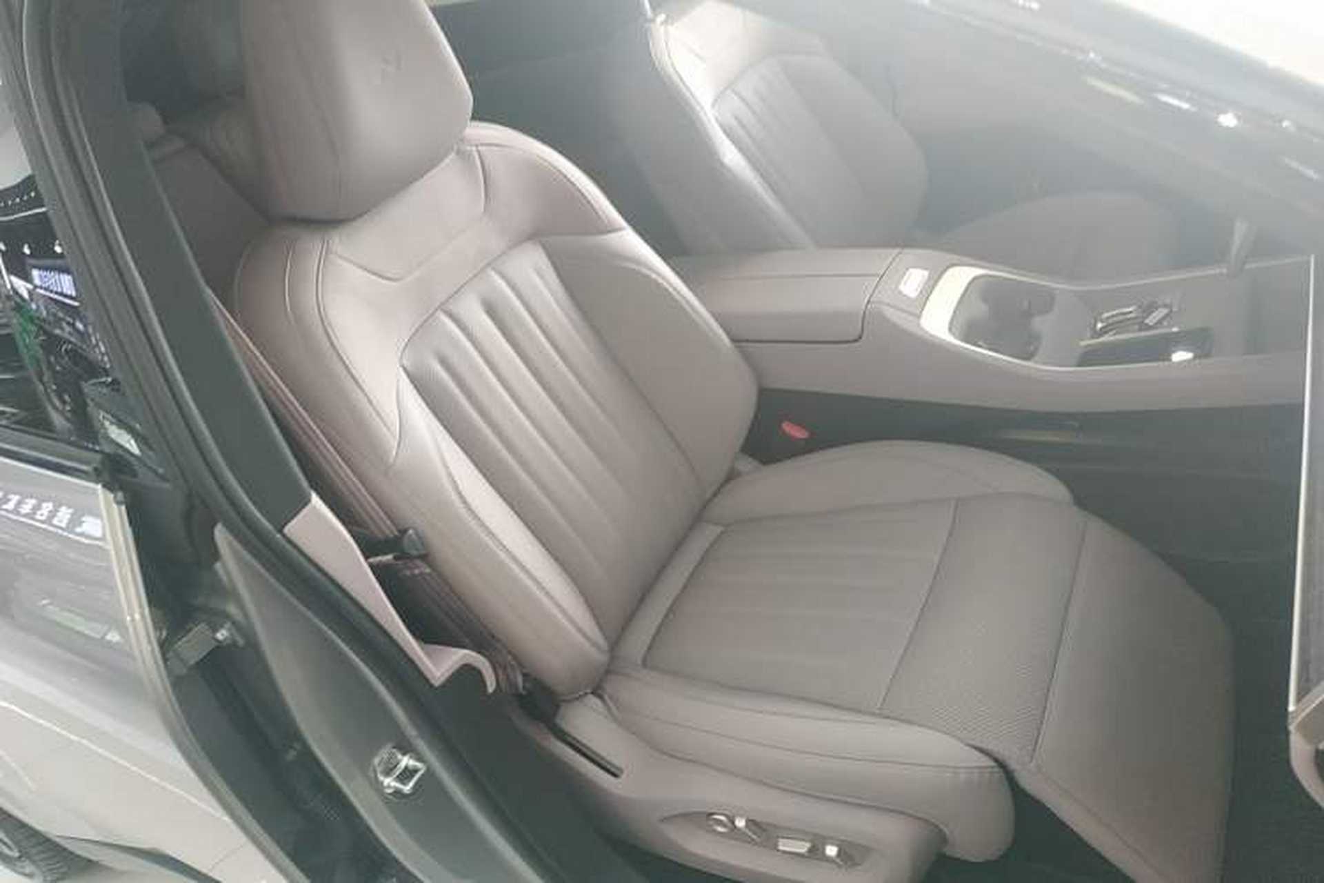 Used ONVO L60 2024 60 kWh Rear-Drive Version Right Front Seat