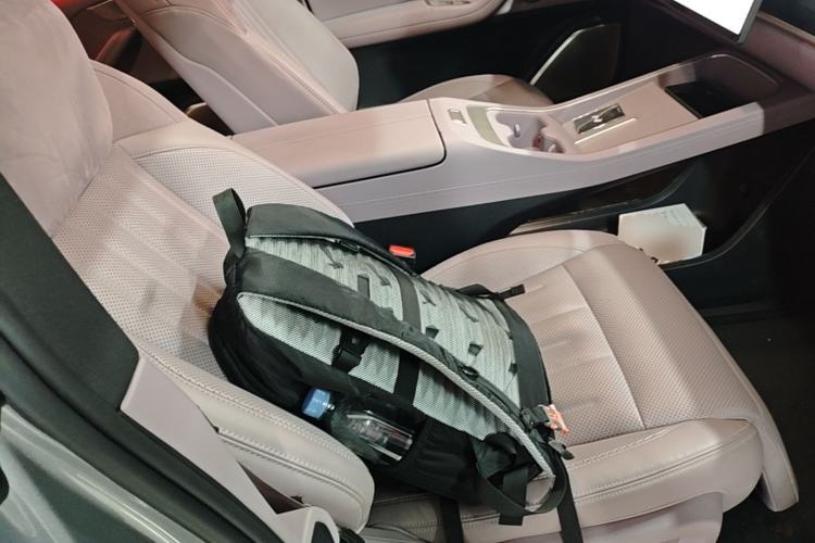 Used ONVO L60 2024 60 kWh Rear-Drive Version Right Front Seat