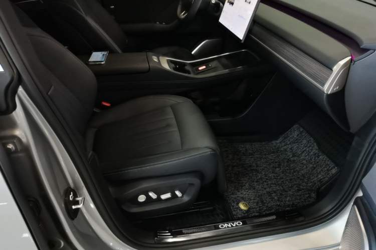 Used ONVO L60 2024 60 kWh Rear-Drive Version Right Front Seat