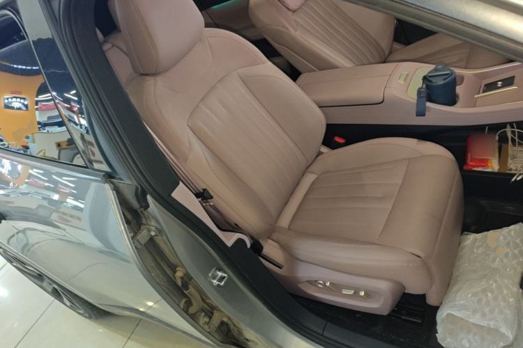 Used ONVO L60 2024 60 kWh Rear-Drive Version Right Front Seat