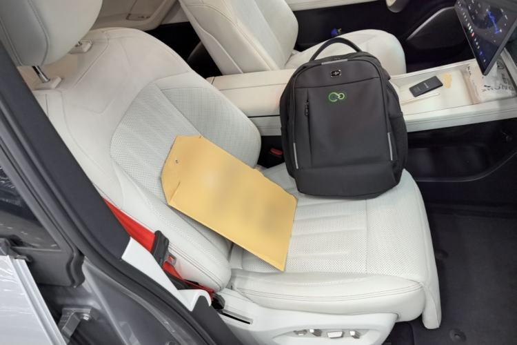 Used ONVO L60 2024 60 kWh Rear-Drive Version Right Front Seat