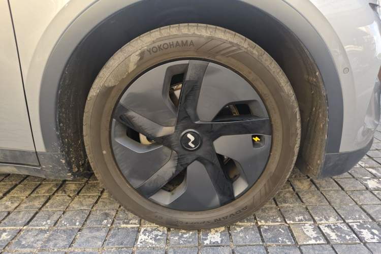 Used ONVO L60 2024 60 kWh Rear-Drive Version Right Front Wheel Hub