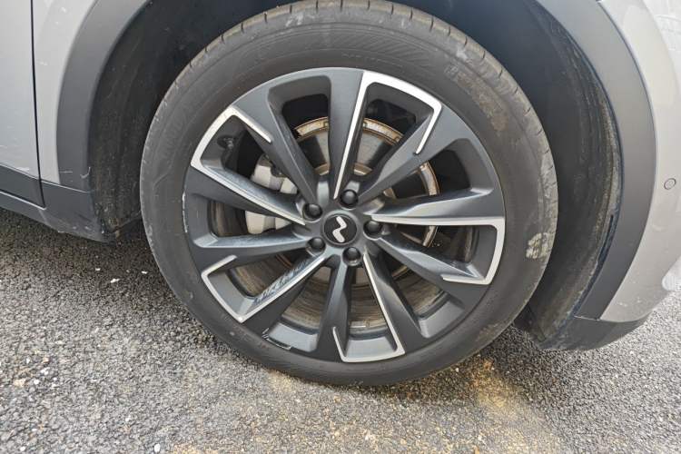 Used ONVO L60 2024 60 kWh Rear-Drive Version Right Front Wheel Hub