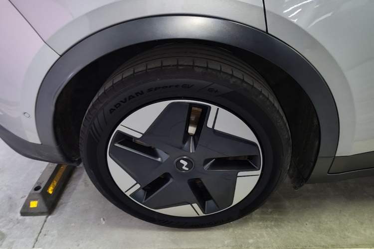 Used ONVO L60 2024 60 kWh Rear-Drive Version Right Rear Wheel Hub