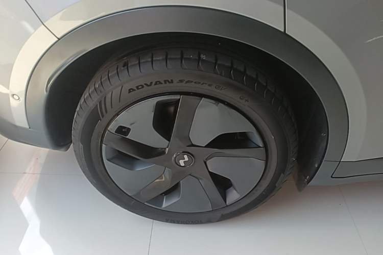 Used ONVO L60 2024 60 kWh Rear-Drive Version Right Rear Wheel Hub