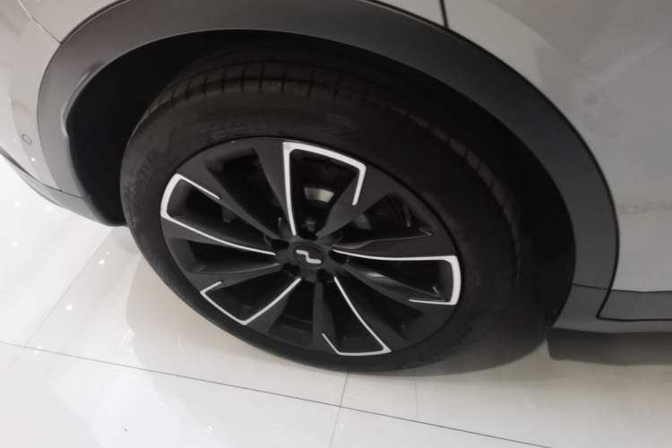 Used ONVO L60 2024 60 kWh Rear-Drive Version Right Rear Wheel Hub