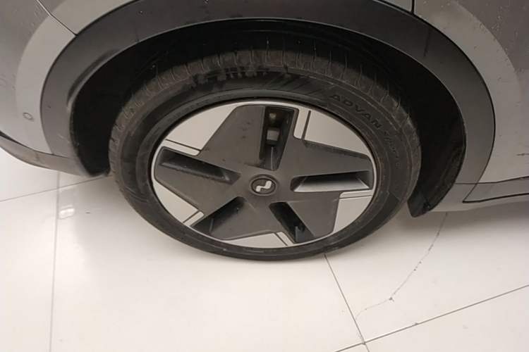 Used ONVO L60 2024 60 kWh Rear-Drive Version Right Rear Wheel Hub