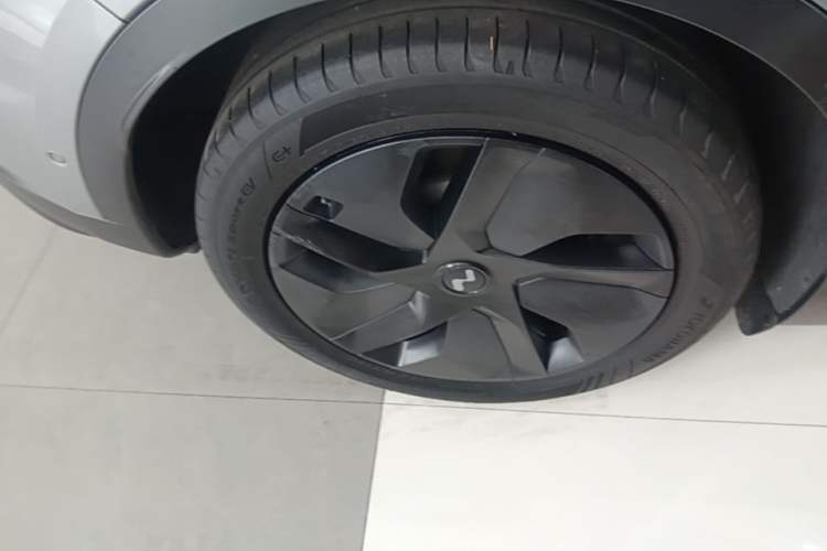 Used ONVO L60 2024 60 kWh Rear-Drive Version Right Rear Wheel Hub