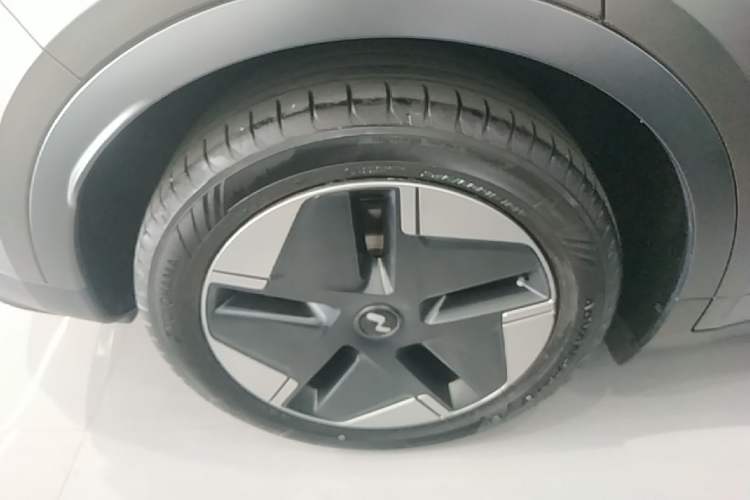 Used ONVO L60 2024 60 kWh Rear-Drive Version Right Rear Wheel Hub
