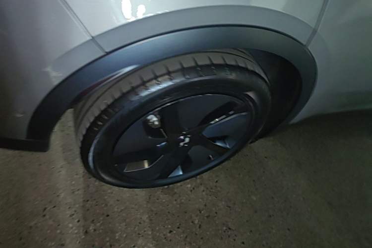 Used ONVO L60 2024 60 kWh Rear-Drive Version Right Rear Wheel Hub