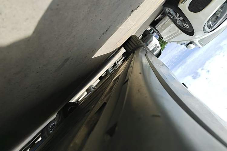 Used ONVO L60 2024 60 kWh Rear-Drive Version Right Side Sill