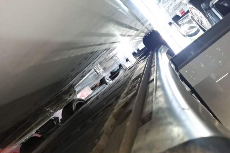 Used ONVO L60 2024 60 kWh Rear-Drive Version Right Side Sill