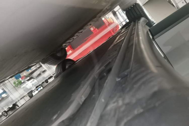 Used ONVO L60 2024 60 kWh Rear-Drive Version Right Side Sill