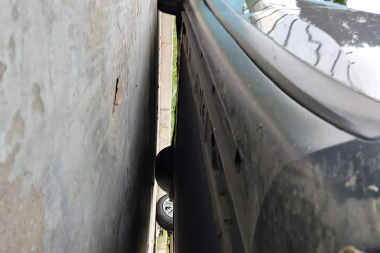 Used ONVO L60 2024 60 kWh Rear-Drive Version Right Side Sill