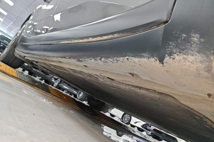 Used ONVO L60 2024 60 kWh Rear-Drive Version Right Side Sill
